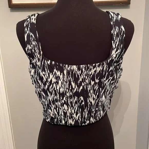 NWT HOUSE OF HARLOW 1960 BLACK & WHITE CROP TOP SIZE M - Picture 3 of 8